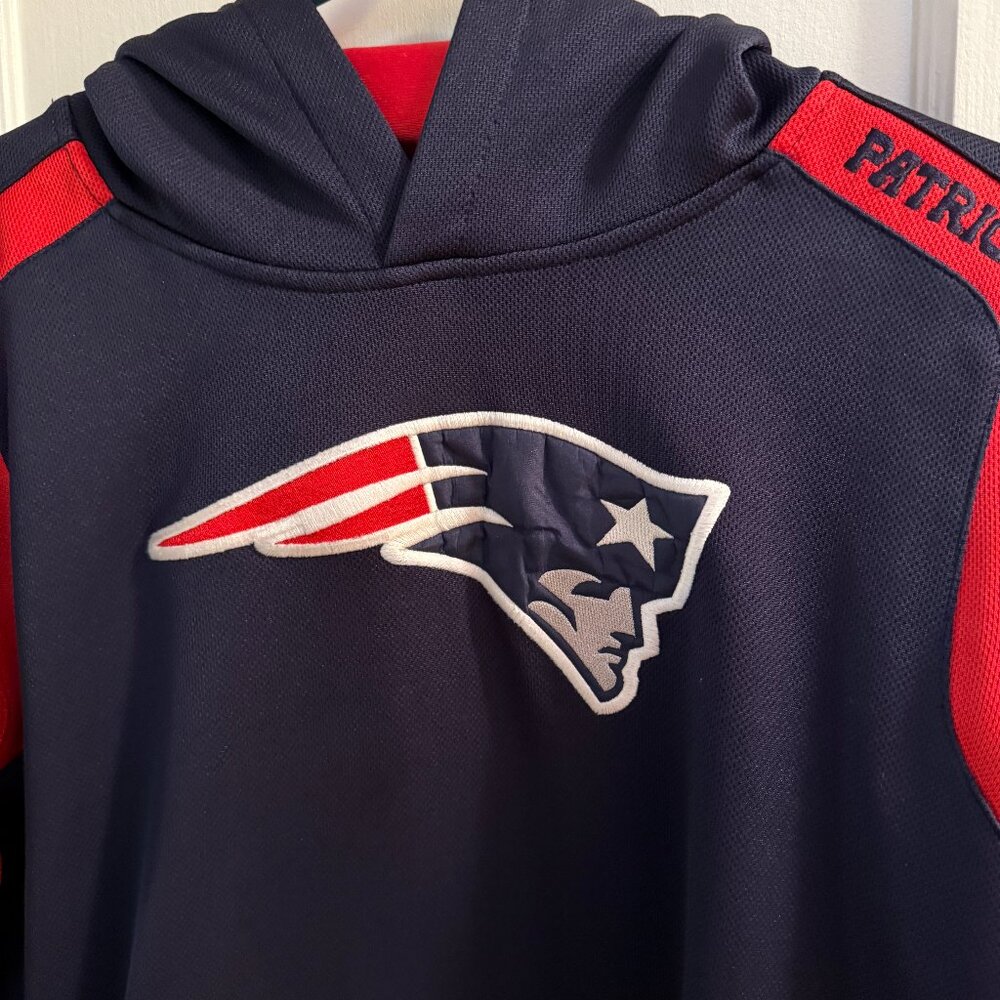 New England Patriots sweatshirt boys size XL 18